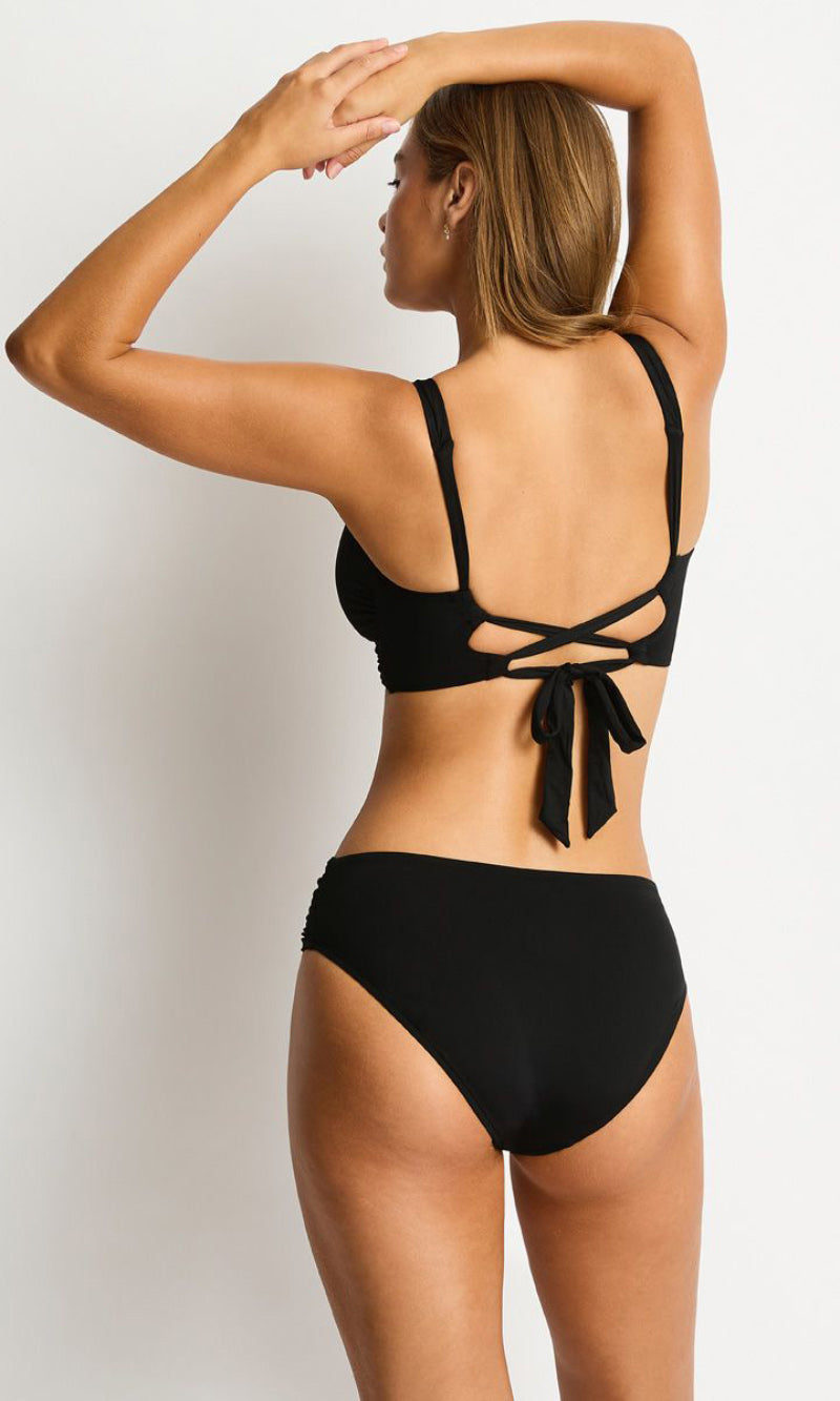 how to wear a bra with a tie back top